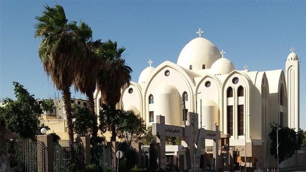 إسماعيل كمال يهنئ مواطني أسوان من الأخوة الأقباط بمناسبة عيد القيامة